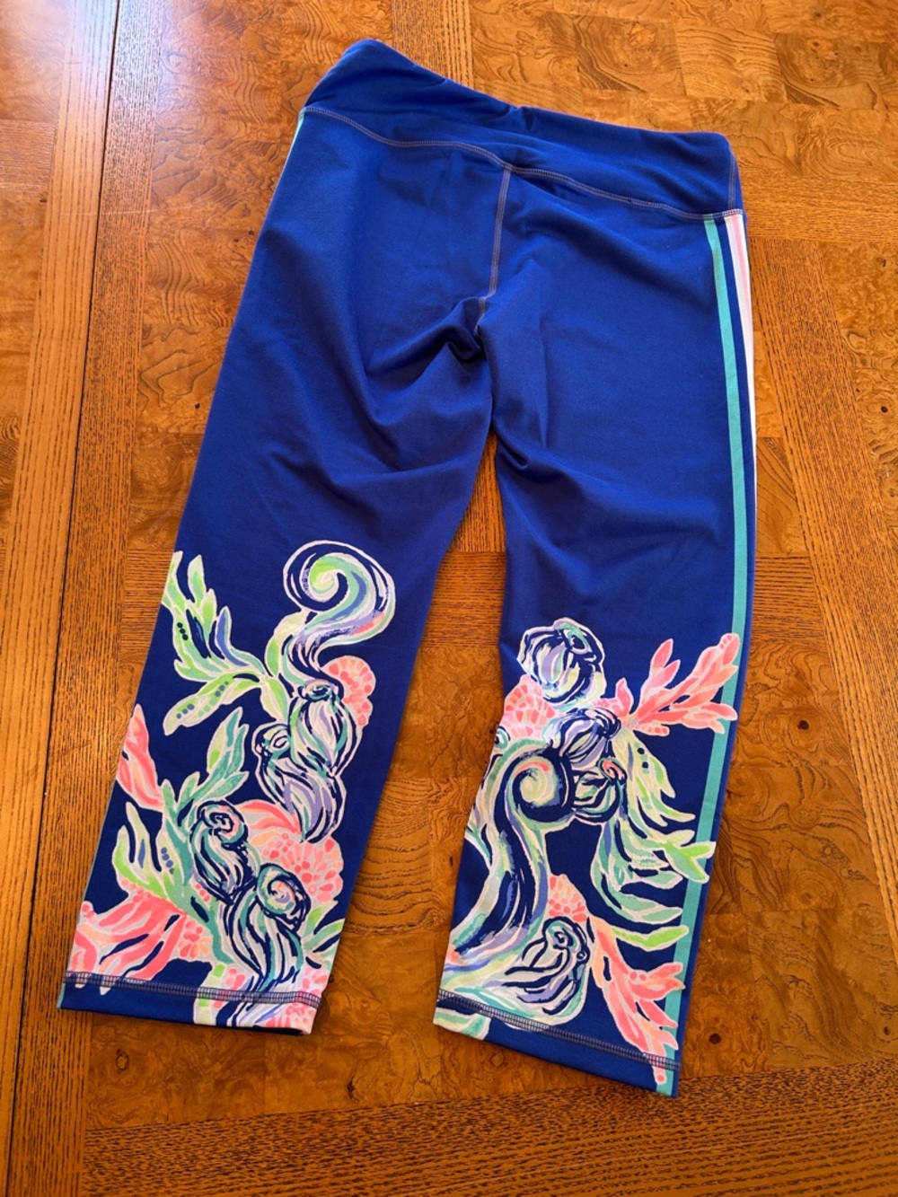 Lilly Pulitzer Blue Floral-Print Cropped Leggings - Picture 5 of 7
